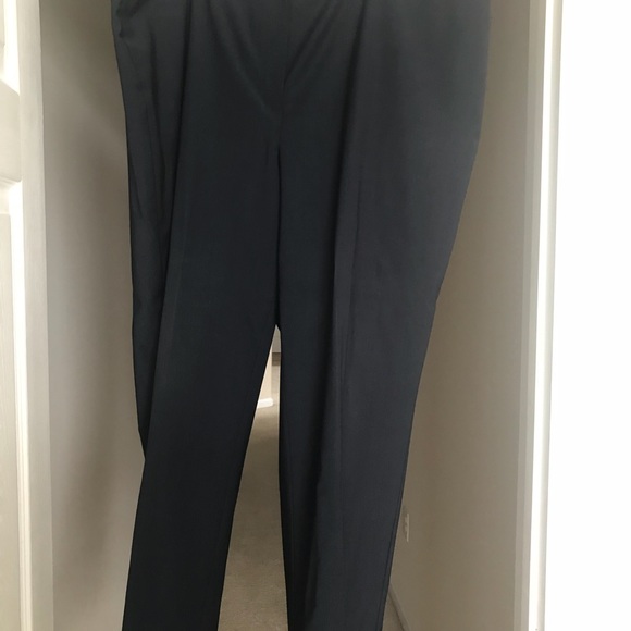 A new summer dress . Never worn. - Picture 2 of 7